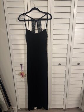 Lulu's Black Lace-Back Maxi Dress
